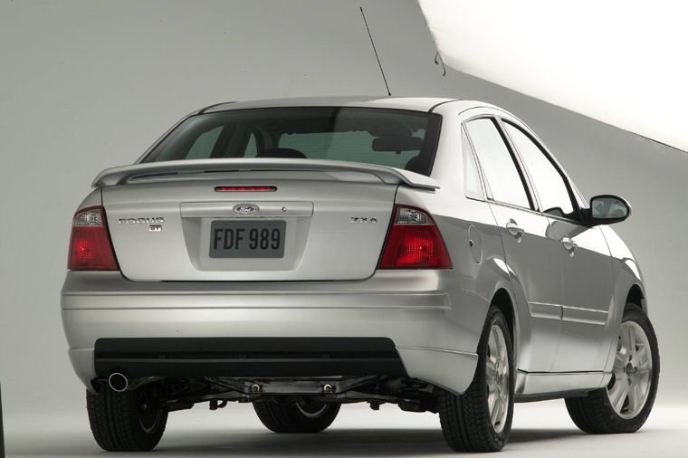 2005 Ford Focus ZX4 ST Picture